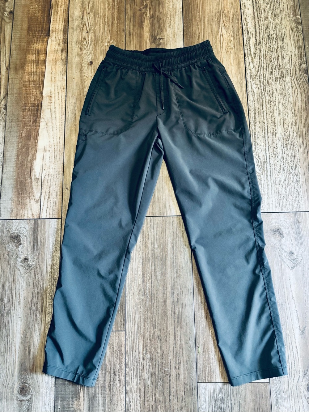 The North Face Women’s Charcoal Grey Pants Size Small EUC